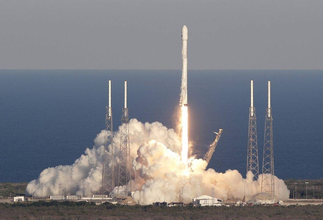 „SpaceX“ raketa sėkmingai iškėlė Argentinos palydovą