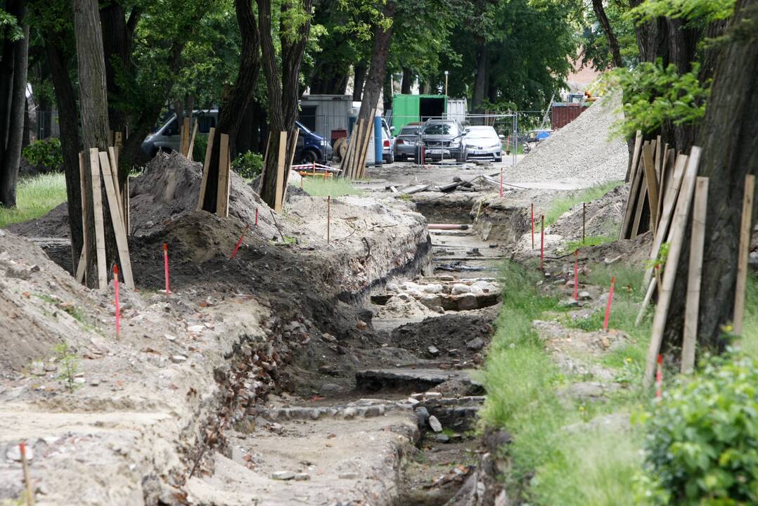 Laukimas: Dangės skvero rekonstrukcija kol kas sustojo. Po žvalgomųjų archeologinių tyrimų aptiktus radinius turi įvertinti speciali paveldosaugos taryba.