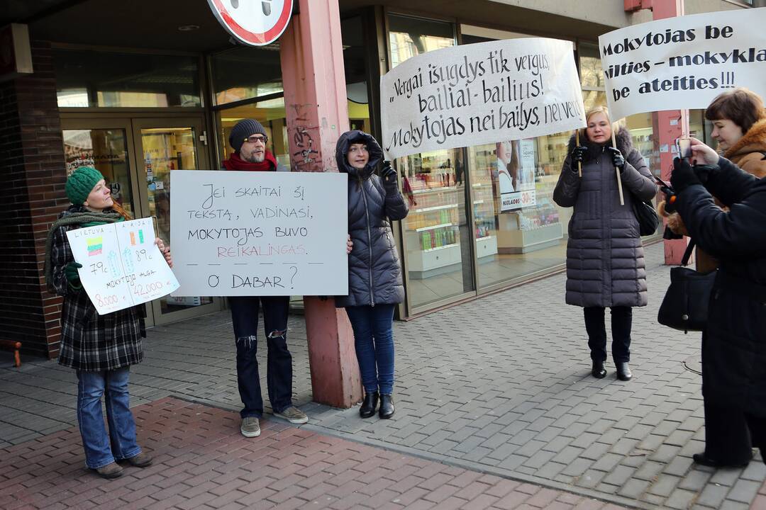 Rezultatas: pernai streikavę mokytojai už nedirbtą laiką negavo algos ir taip biudžetui sutaupė per pusę milijono eurų.