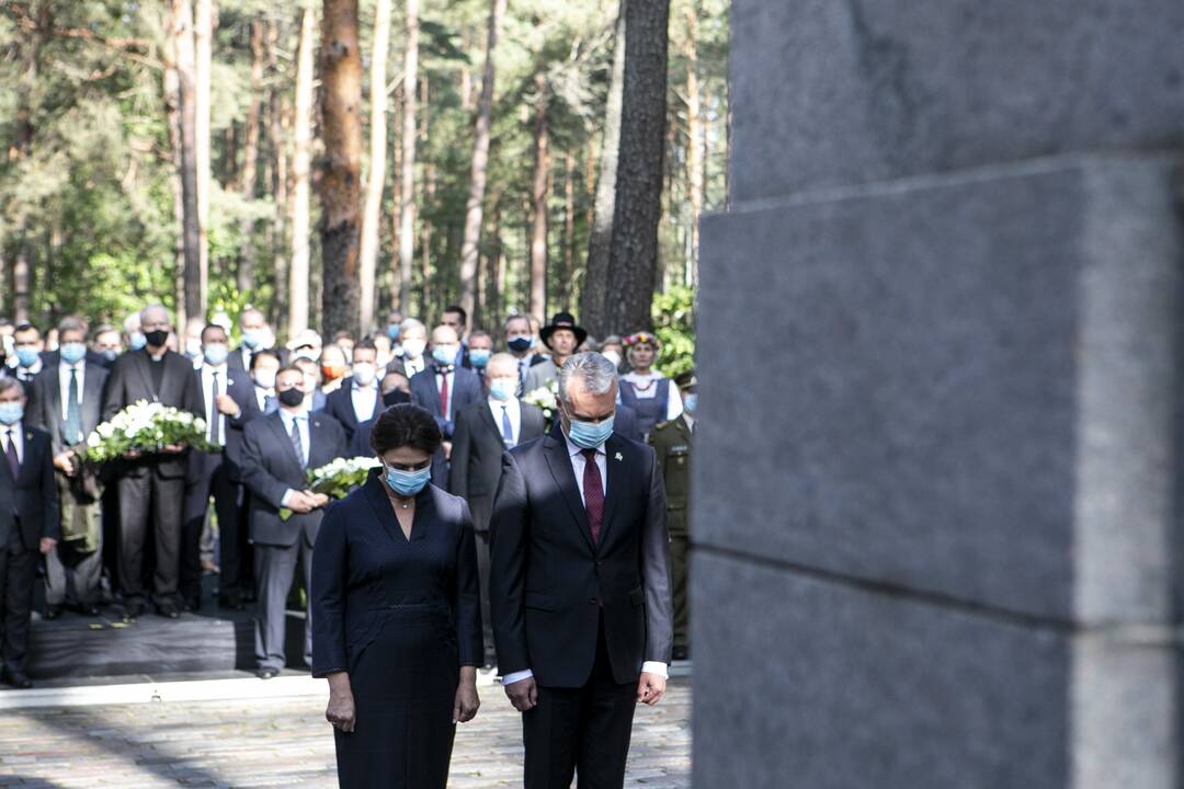 Genocido aukų pagerbimas Panerių memoriale