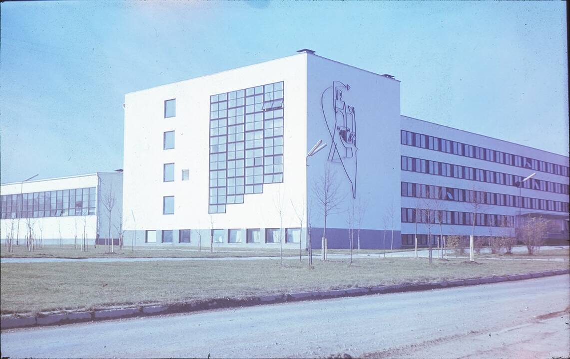 Inžinerija: KPI elektronikos, santechnikos ir statybos fakultetas. V.Jūro (dabar Studentų) gatvė. 1973 m.