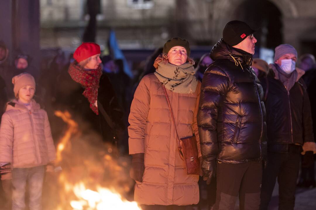 Atminimo laužų uždegimas Nepriklausomybės aikštėje