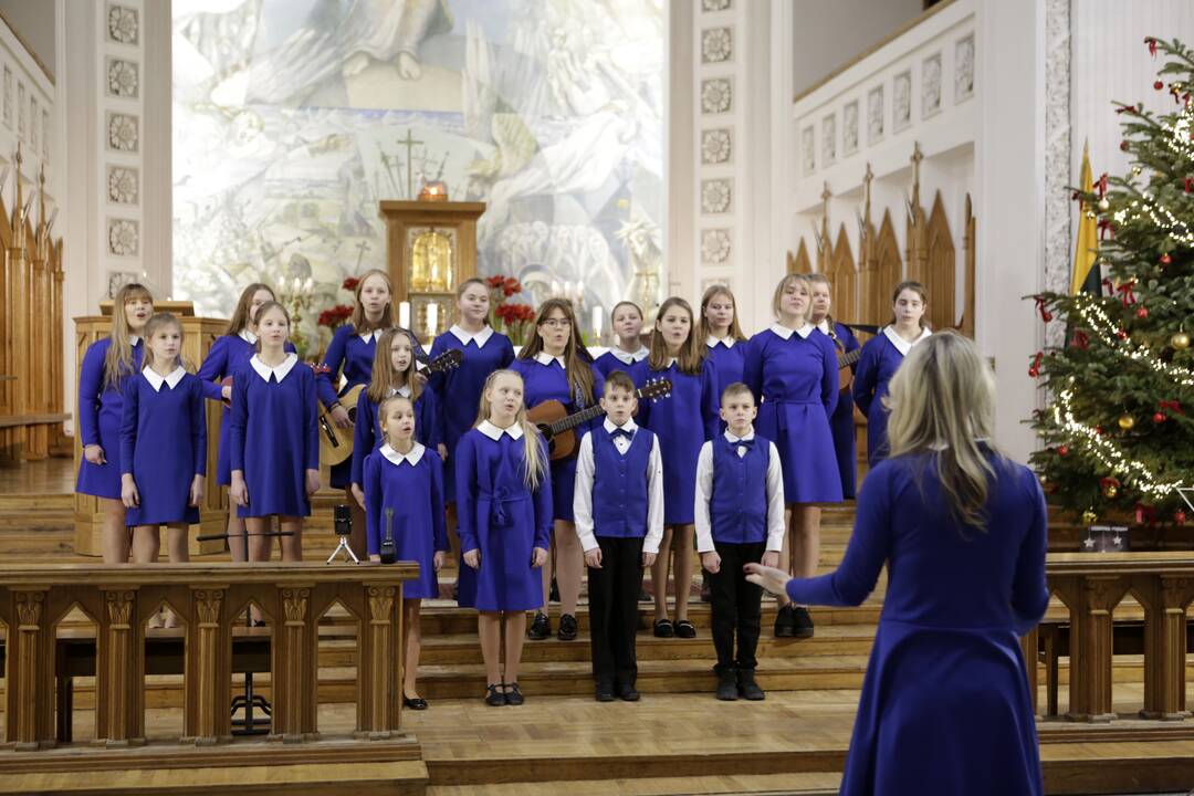 Tradicija: tarpušvenčiu Klaipėdos Marijos Taikos Karalienės bažnyčioje vėl surengtas Kalėdinių giesmių festivalis.