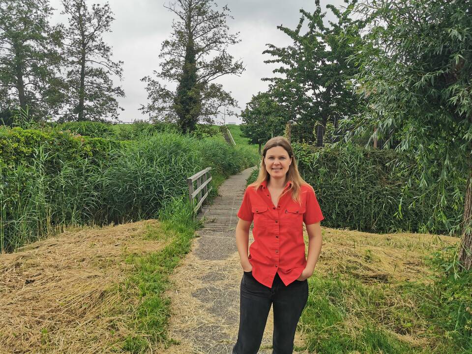 Pilnatvė: branžiame amžiuje paklususi širdžiai, o ne protui, R.Sagė šiandien mėgaujasi svajonių darbu – rašo knygas ir tinklaraštį, rengia interviu su rašytojais. 