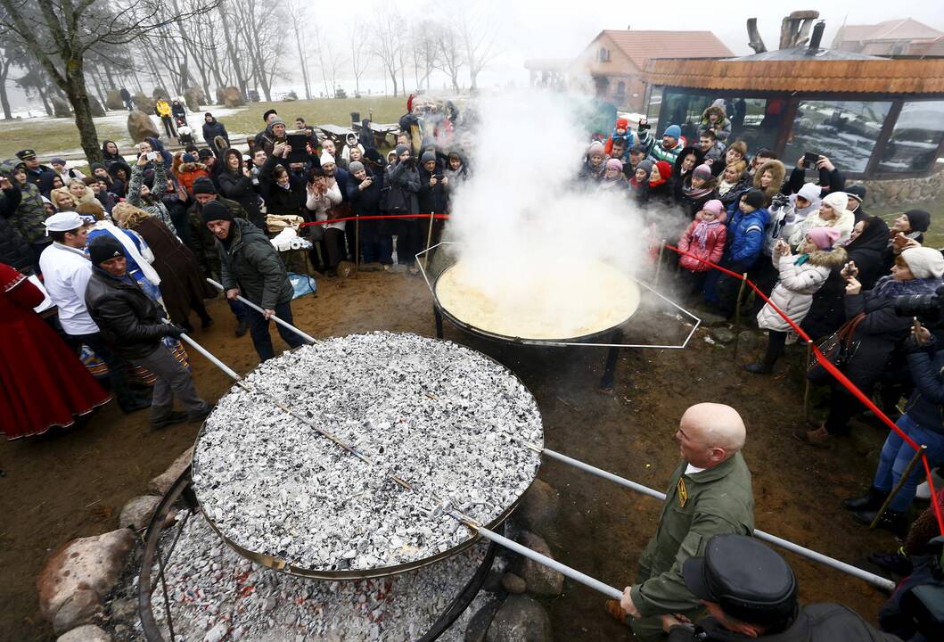Gigantiškas bulvių plokštainis Baltarusijoje