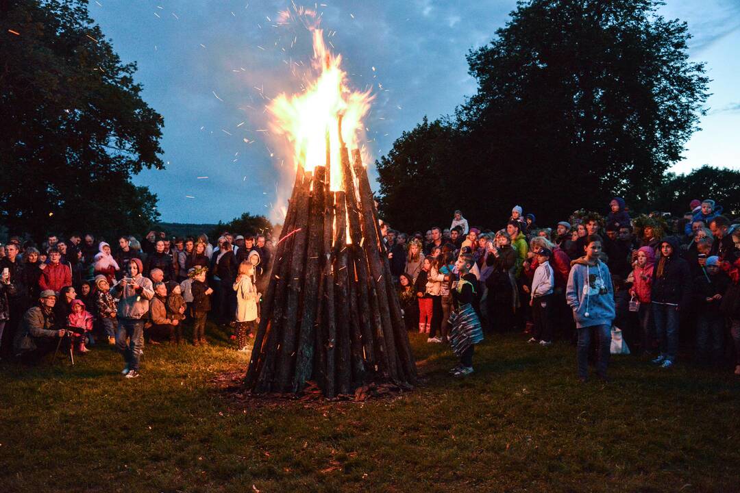 Lietuvoje laukiama Joninių nakties