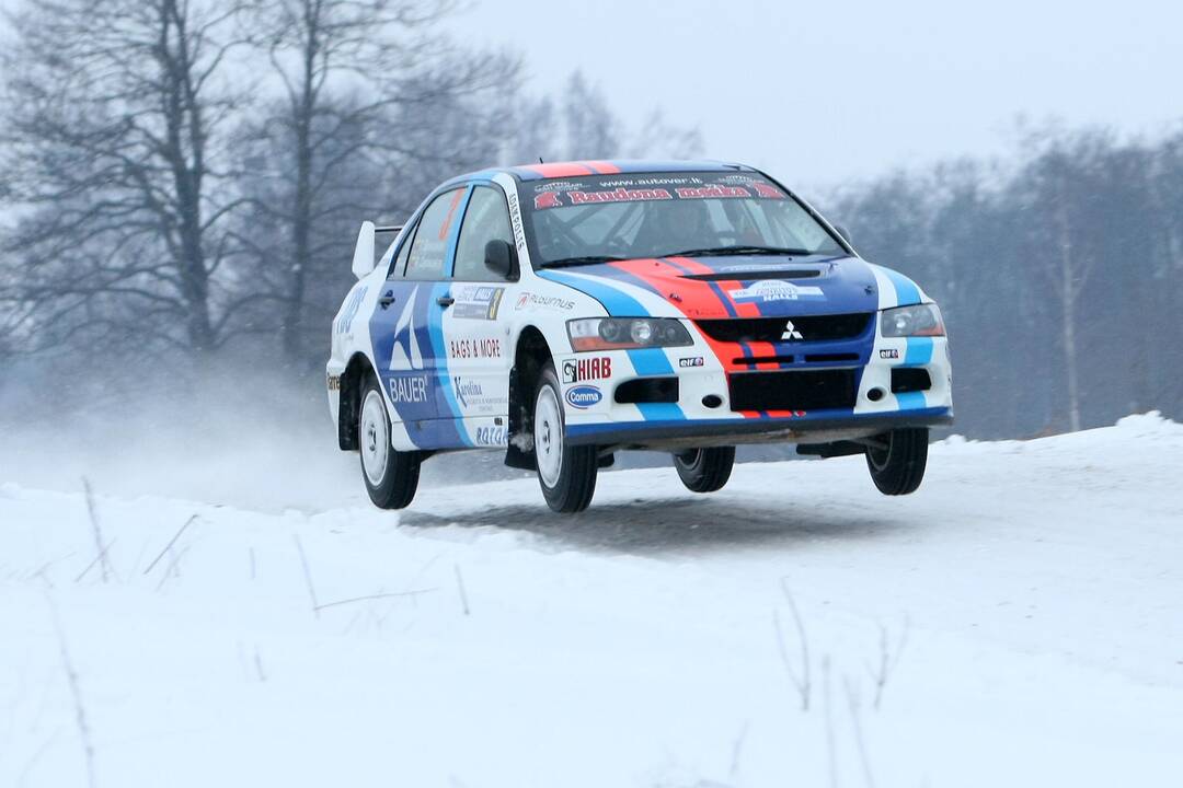 Unikalūs trofėjai jau laukia "Halls Winter Rally 2015" lenktynių nugalėtojų