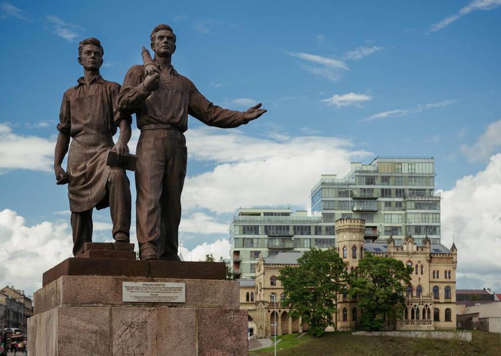 Vilniaus ir Kauno valdžia svarsto dėl skulptūrų ir sovietinių simbolių likimo