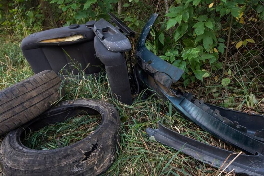 Naujas atliekų planas: tvarkyti ne tik maistą ir tekstilę, bet ir dviračių padangas bei žvakes