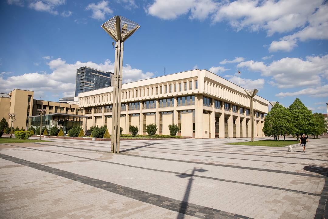 Nepriklausomybės aikštės prie Seimo remonto šiemet nebus