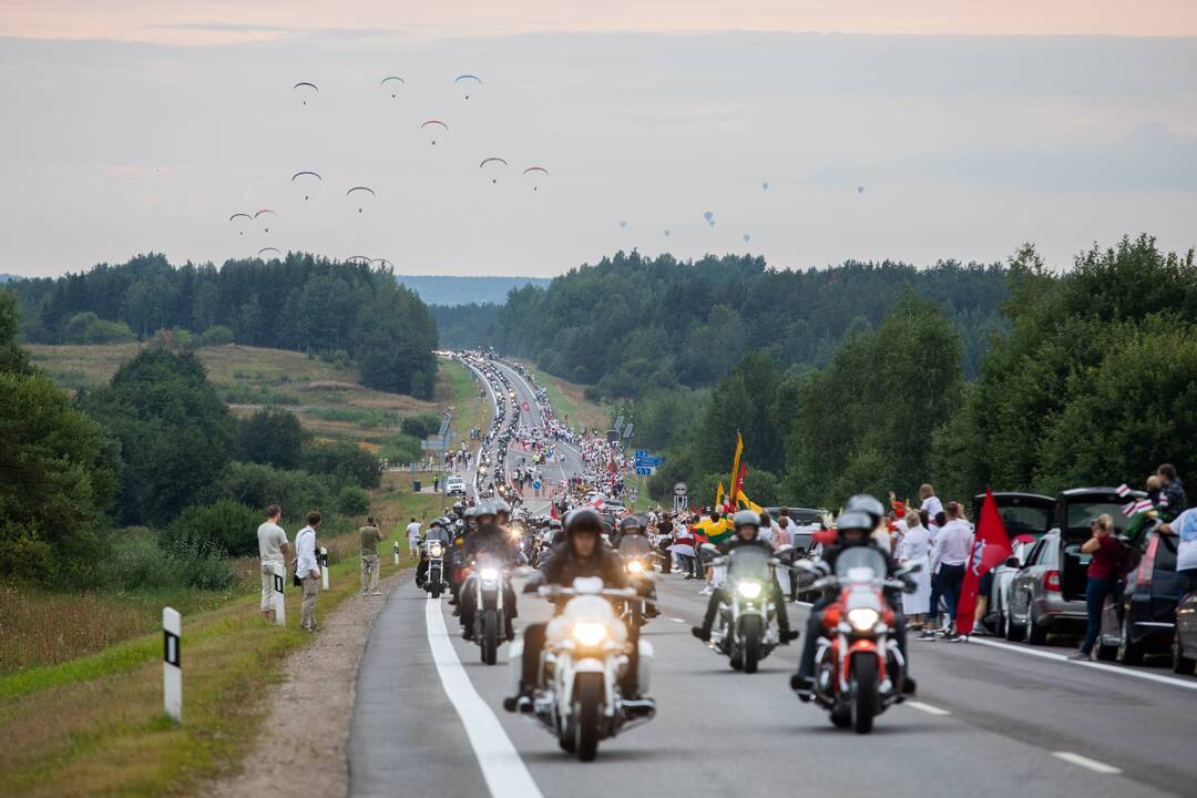 „Laisvės kelio“ dalyviai susirinko nuo Katedros aikštės iki Medininkų memorialo