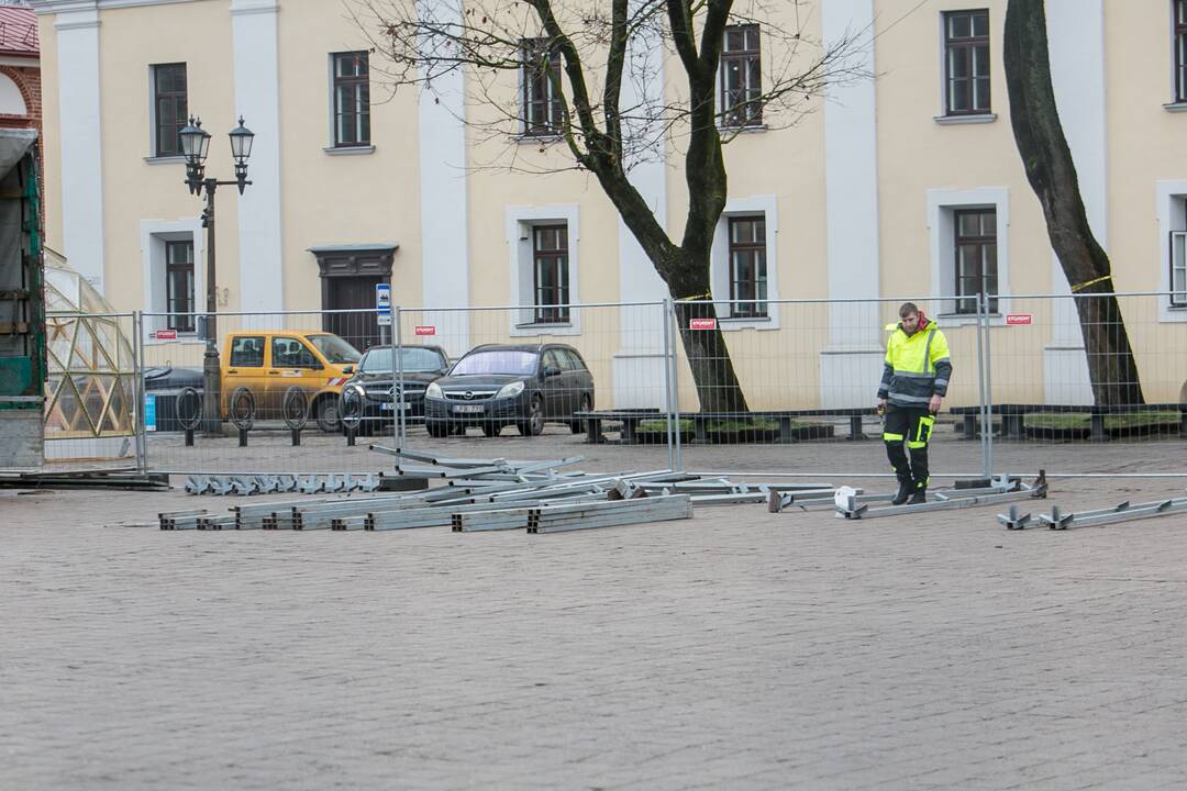 Kauno kalėdinės eglutės montavimo darbai įgauna pagreitį