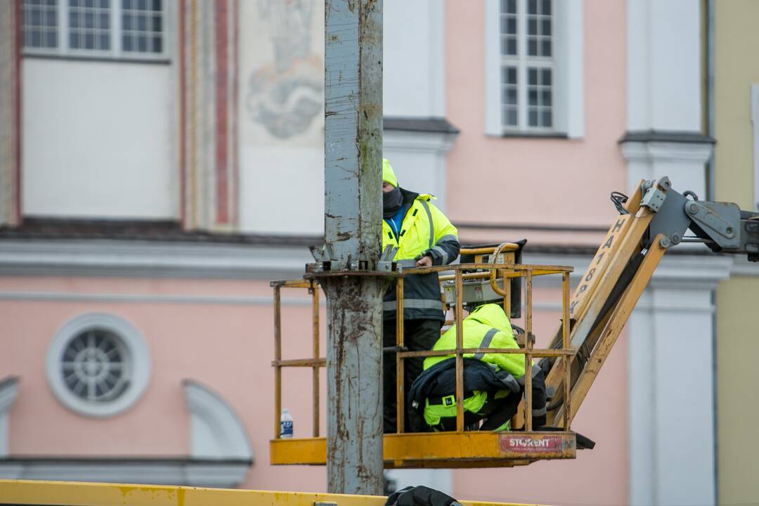 Kauno kalėdinės eglutės montavimo darbai įgauna pagreitį
