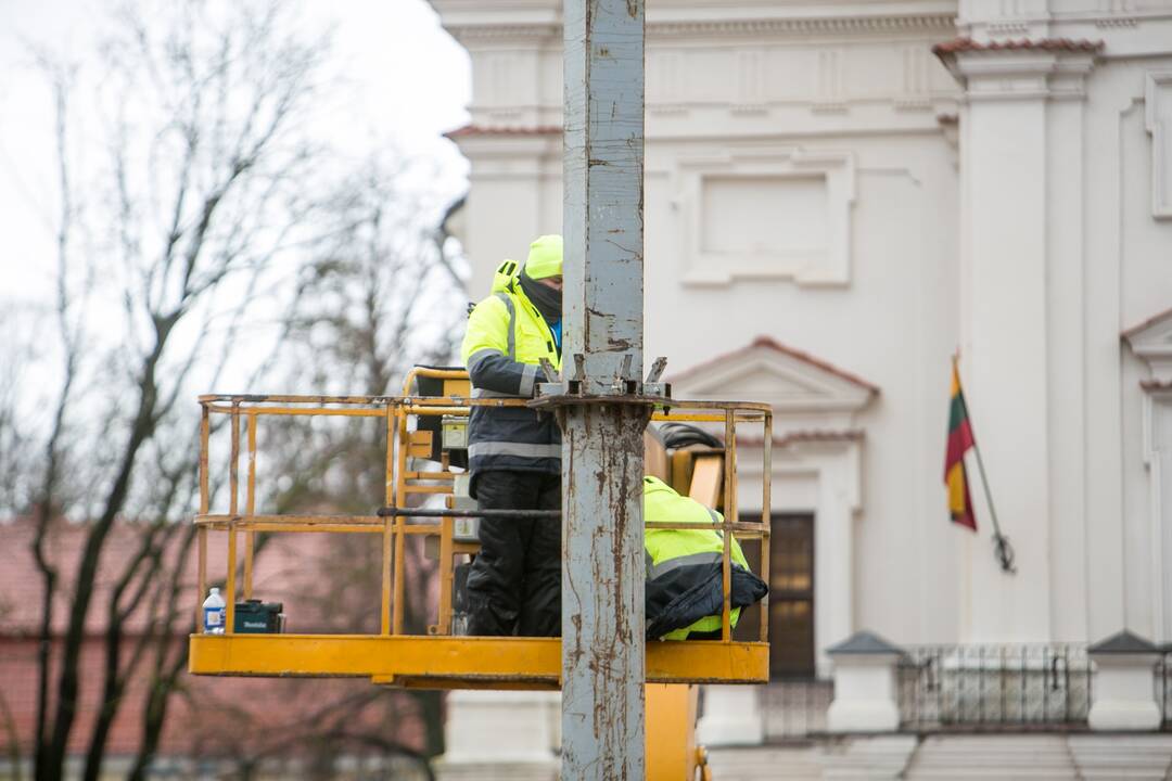 Kauno kalėdinės eglutės montavimo darbai įgauna pagreitį