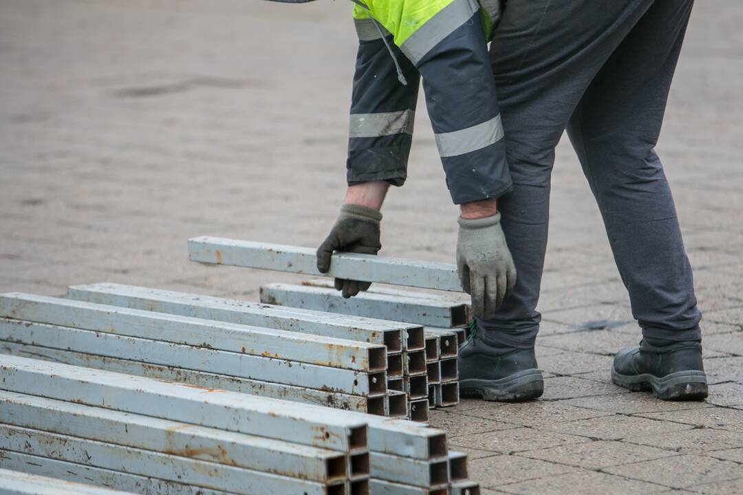 Kauno kalėdinės eglutės montavimo darbai įgauna pagreitį