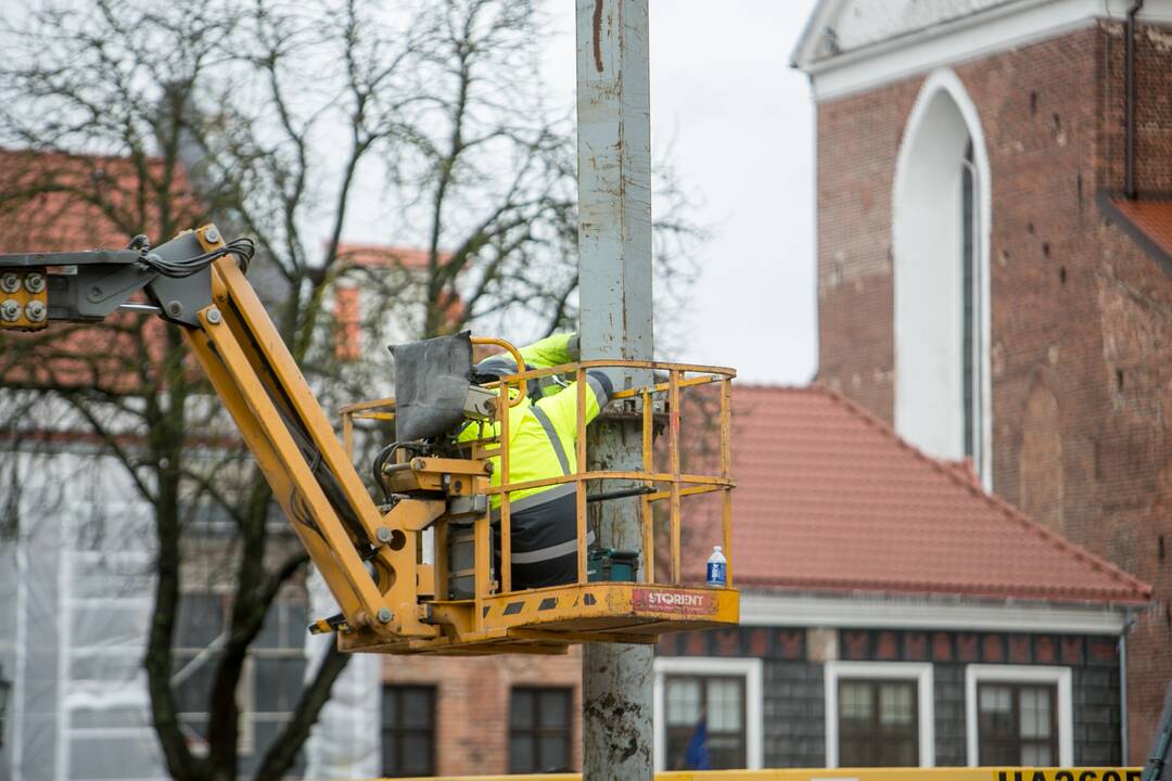 Kauno kalėdinės eglutės montavimo darbai įgauna pagreitį