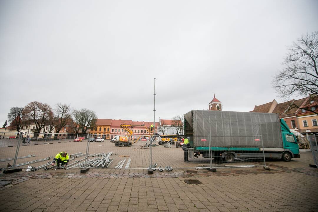 Kauno kalėdinės eglutės montavimo darbai įgauna pagreitį