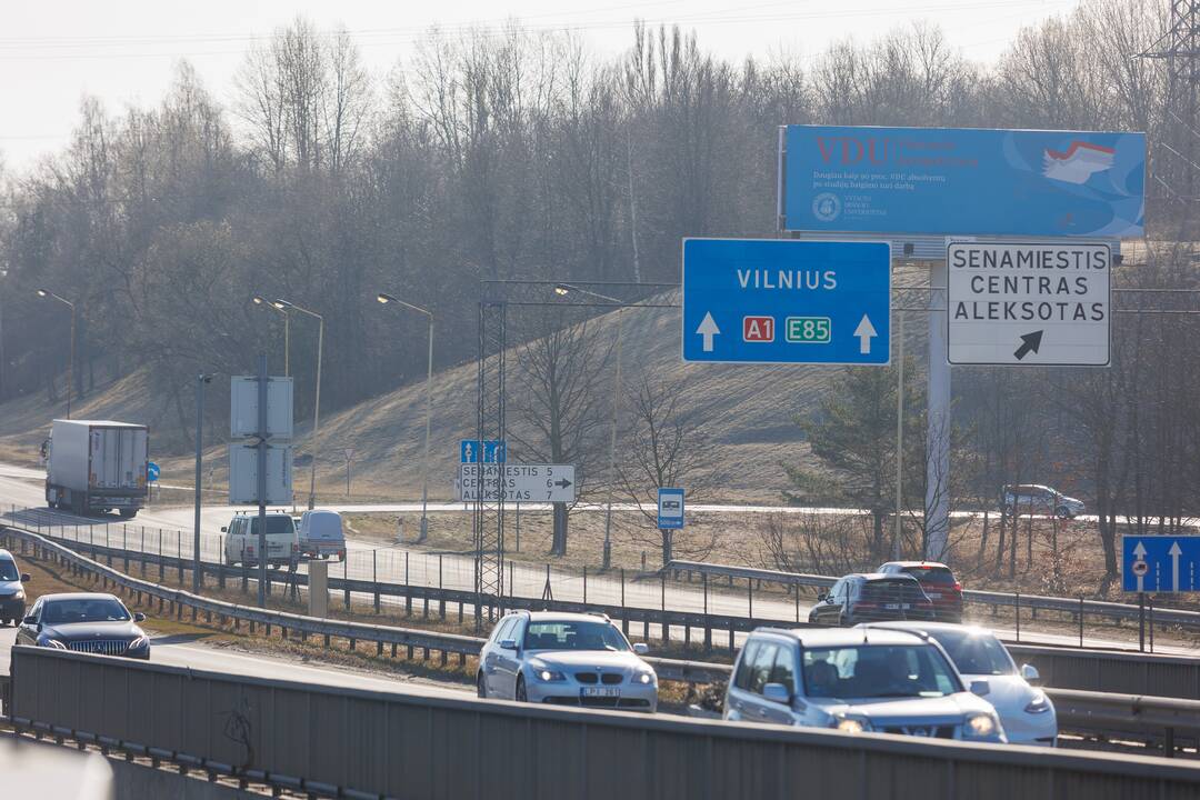 Kaune atidarytas naujasis tiltas per Nerį