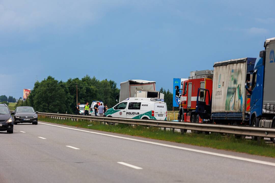 Kraupi avarija kelyje A1 – žuvo du jauni žmonės