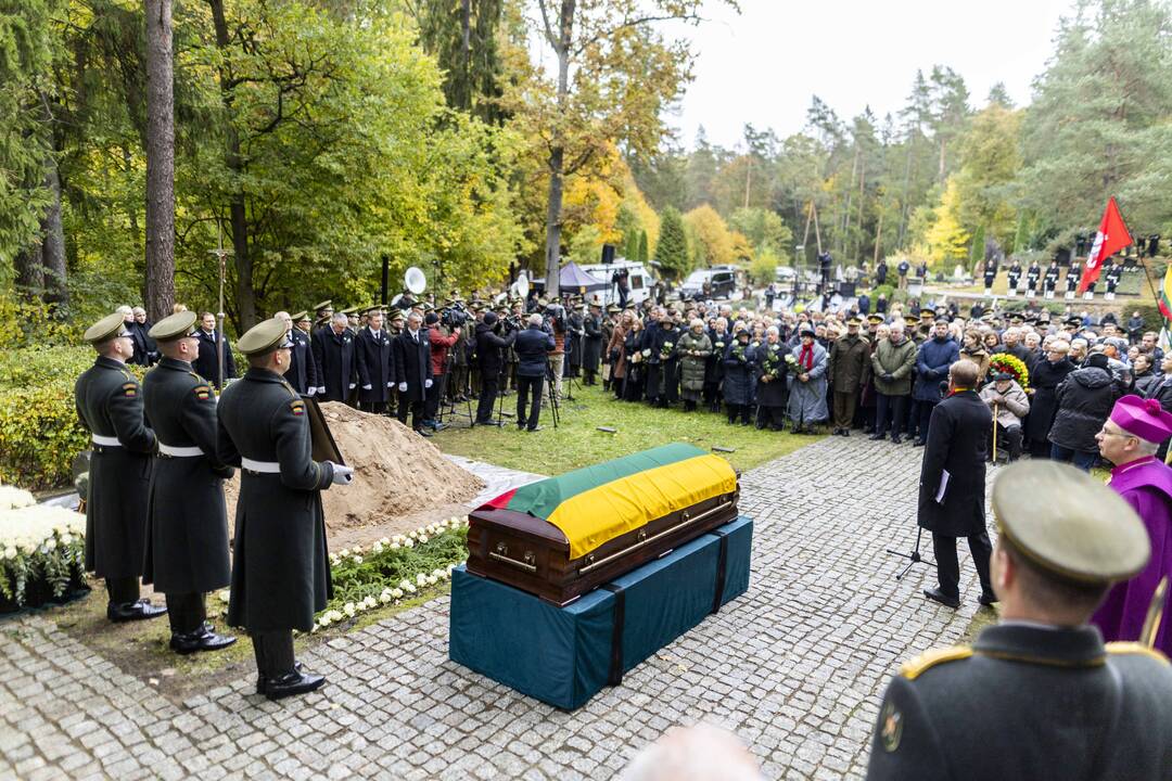 Pulkininko J. Vitkaus-Kazimieraičio laidotuvių ceremonija