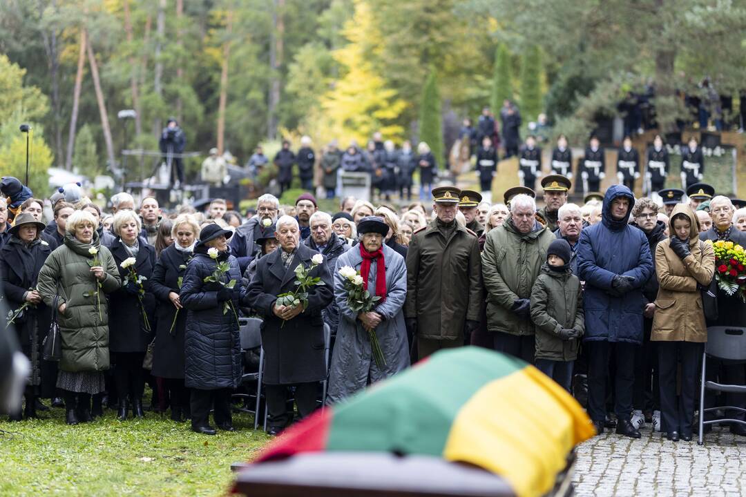 Pulkininko J. Vitkaus-Kazimieraičio laidotuvių ceremonija