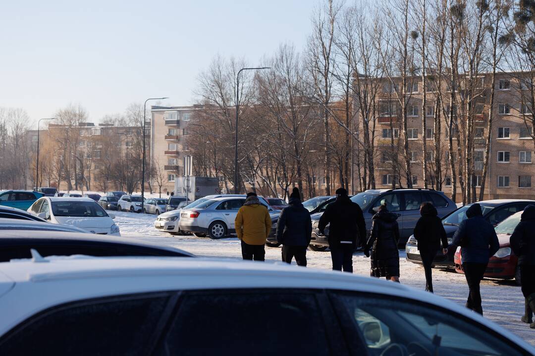 Kaune dingusios mergaitės paieškos ir vietovės