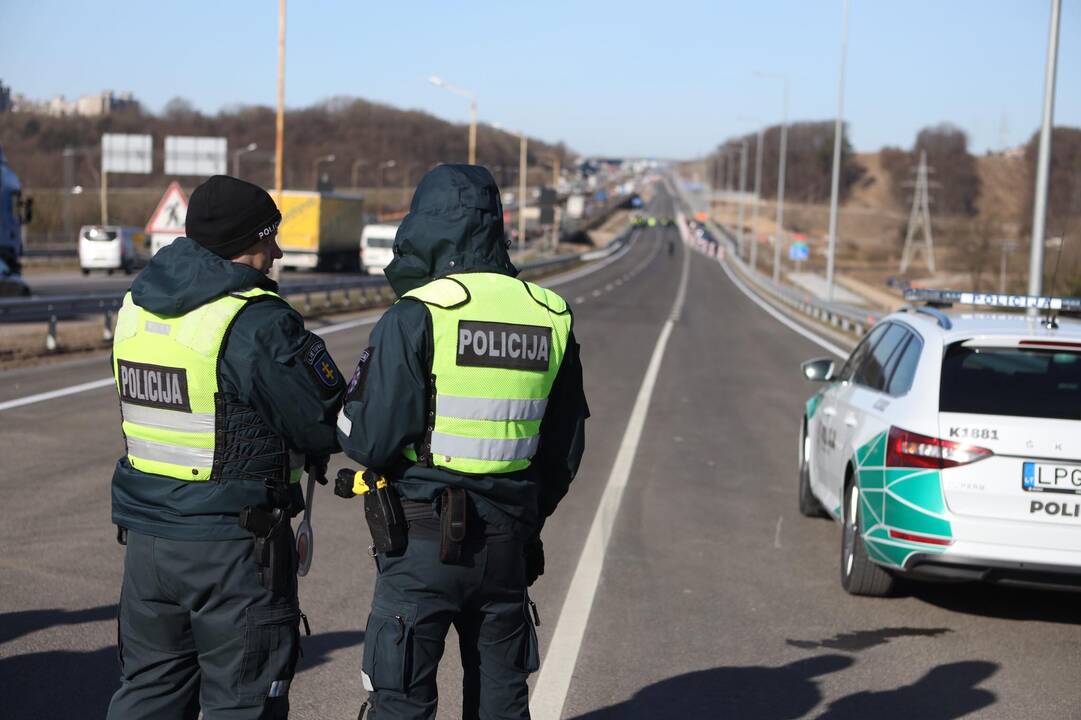 Kaune atidarytas naujasis tiltas per Nerį