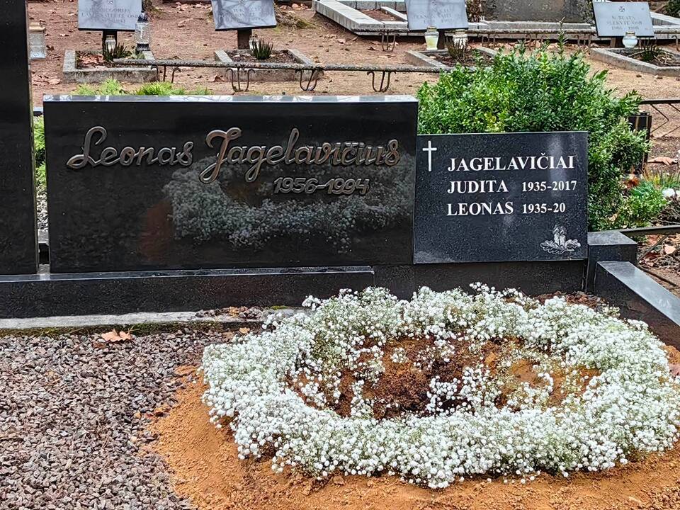 A. Jagelavičiūtės laidotuvės Karmėlavos kapinėse