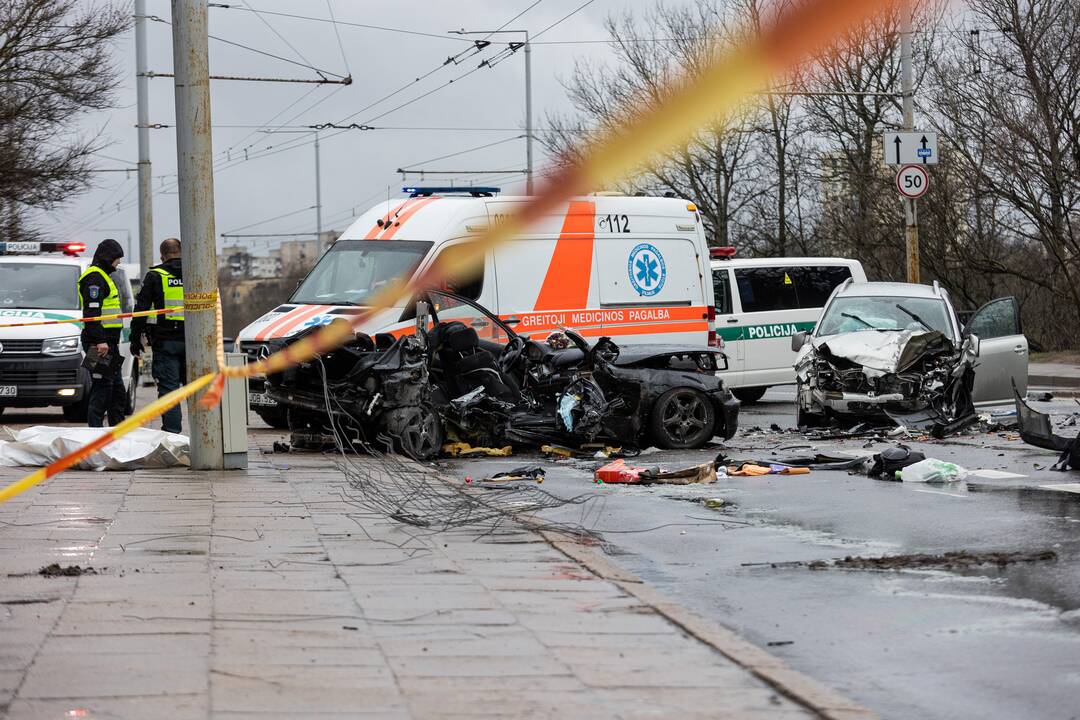 Tragiška avarija Vilniuje ant Valakupių tilto