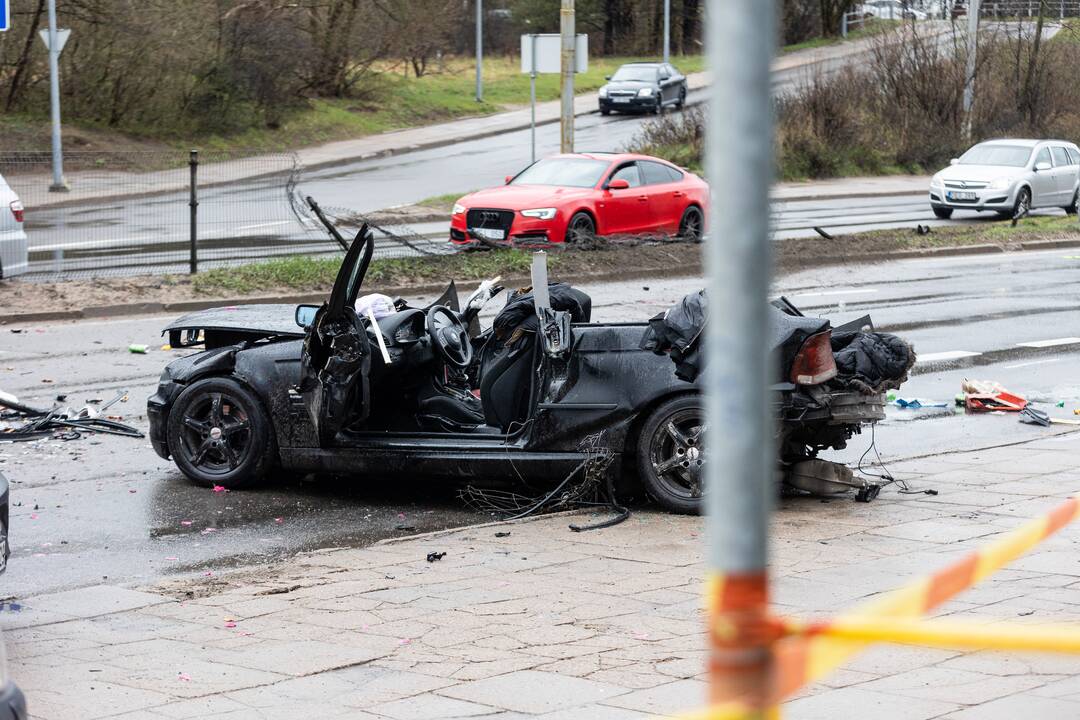 Tragiška avarija Vilniuje ant Valakupių tilto
