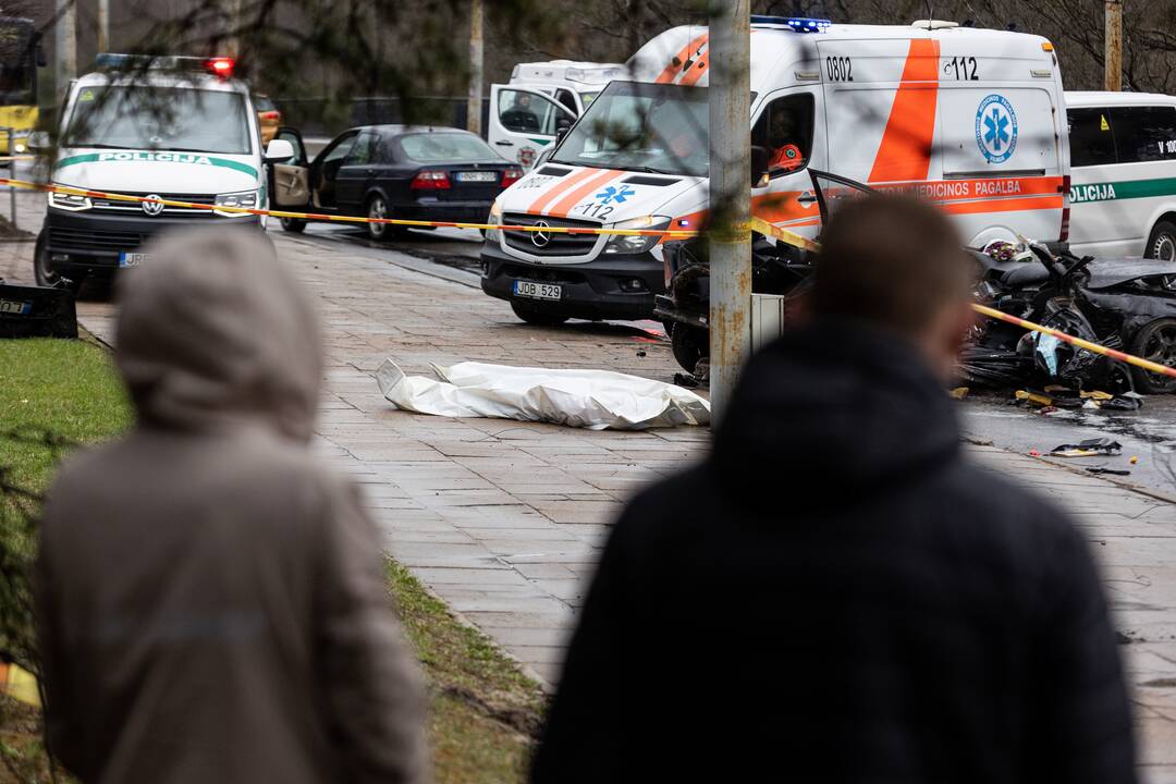 Tragiška avarija Vilniuje ant Valakupių tilto