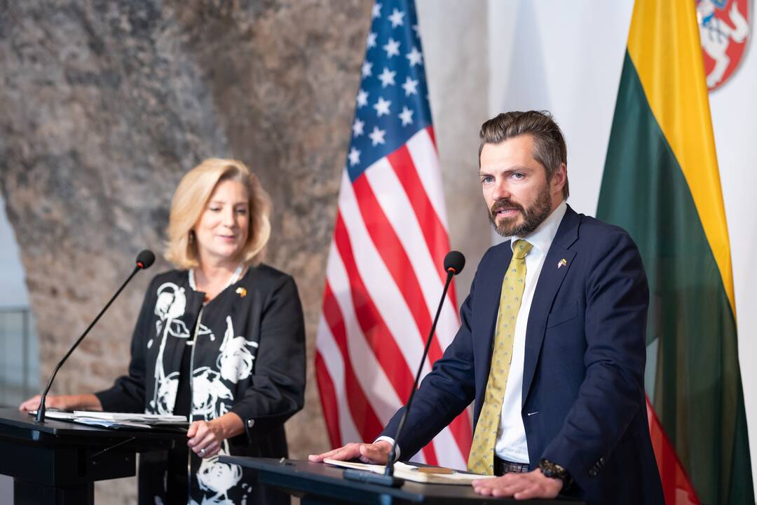 Lietuvoje vieši JAV sausumos pajėgų sekretorė Christine Wormuth