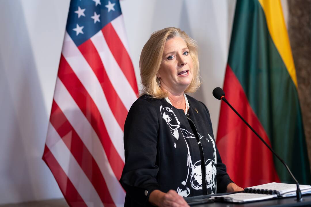 Lietuvoje vieši JAV sausumos pajėgų sekretorė Christine Wormuth