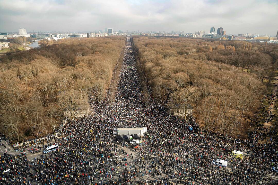 Berlyne – šimtatūkstantinė solidarumo akcija Ukrainai palaikyti