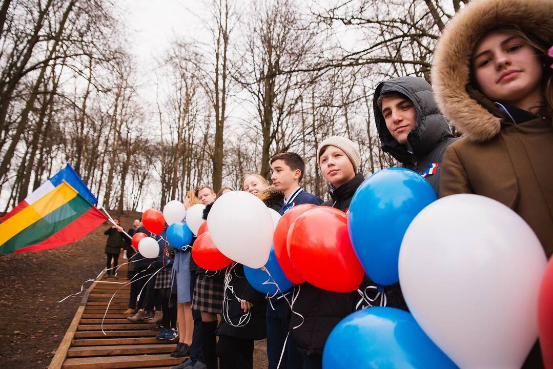 Atidengta Napoleono žygį per Nemuną žyminti lenta