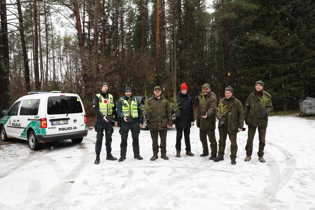 Miškininkų ir pareigūnų prevencinė akcija „Eglutė“