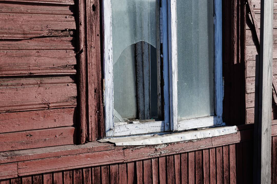 Apleistame name Kaune rasti vyro ir moters kūnai 