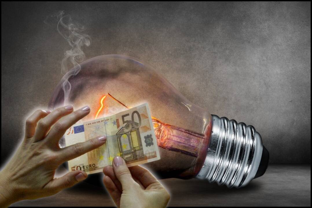 Elektros kainų šuoliai: ekspertas patarė, kaip sutaupyti
