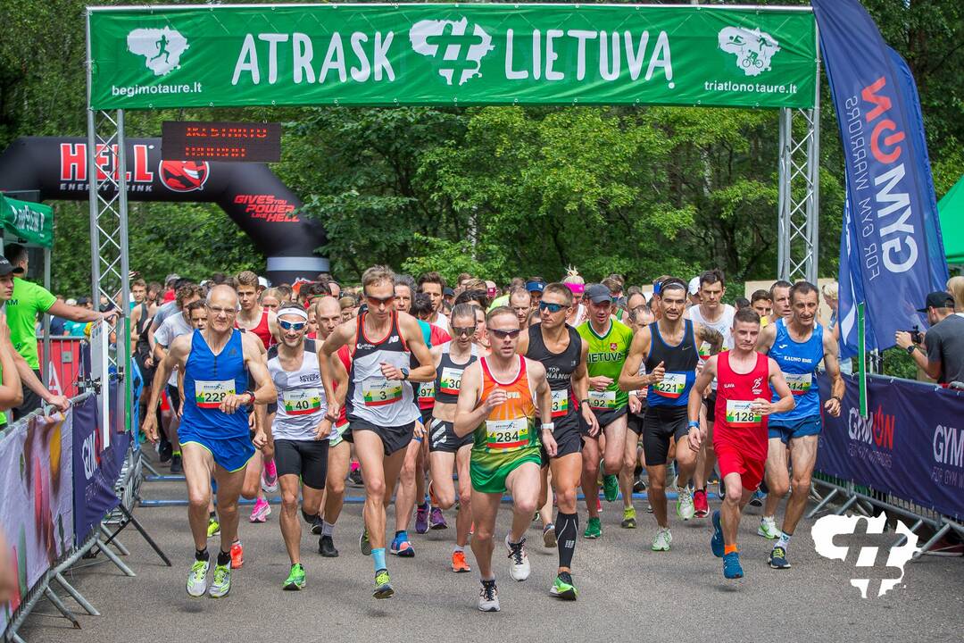 Konkurencija: bėgimas aplink Žaliuosius ežerus sutraukė daugiau nei 300 dalyvių.