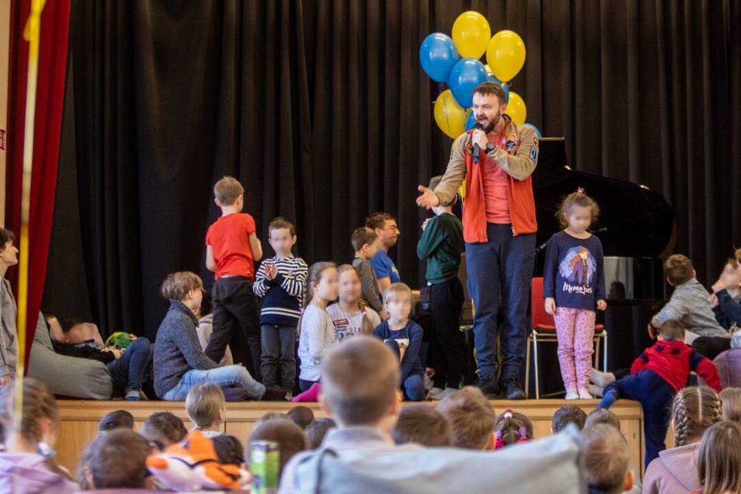 Realybė: didžiausia ukrainiečių vaikų svajonė – greičiau grįžti namo, tačiau, kol jų laikini namai yra Lietuvoje, reikia kiek įmanoma jiems padėti.