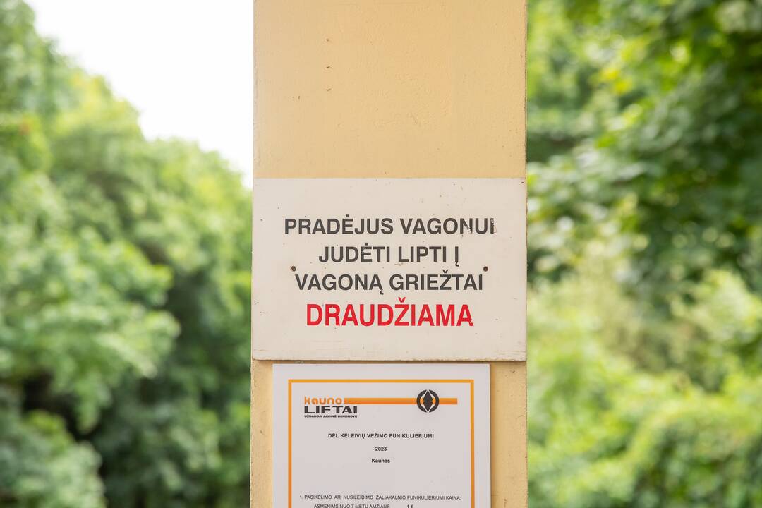 Vandalai apgadino Žaliakalnio funikulierių