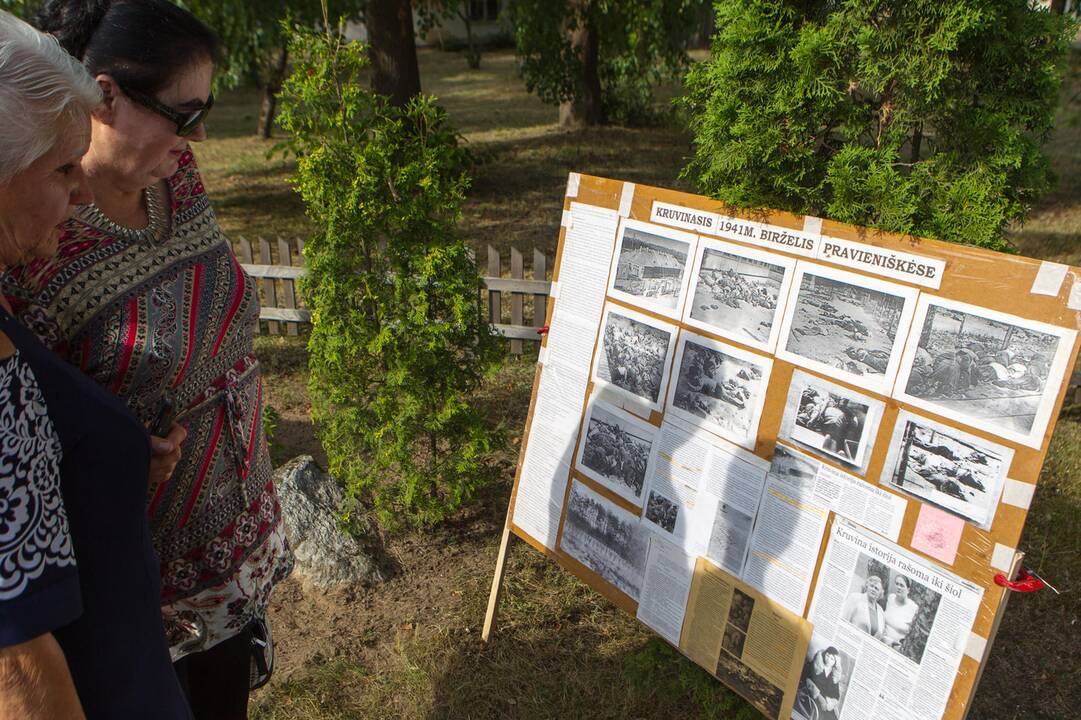 Pabaiga: atėjus vokiečių kariuomenei, pradėta rinkti skerdynių aukas ir laidoti į bendrą kapą.