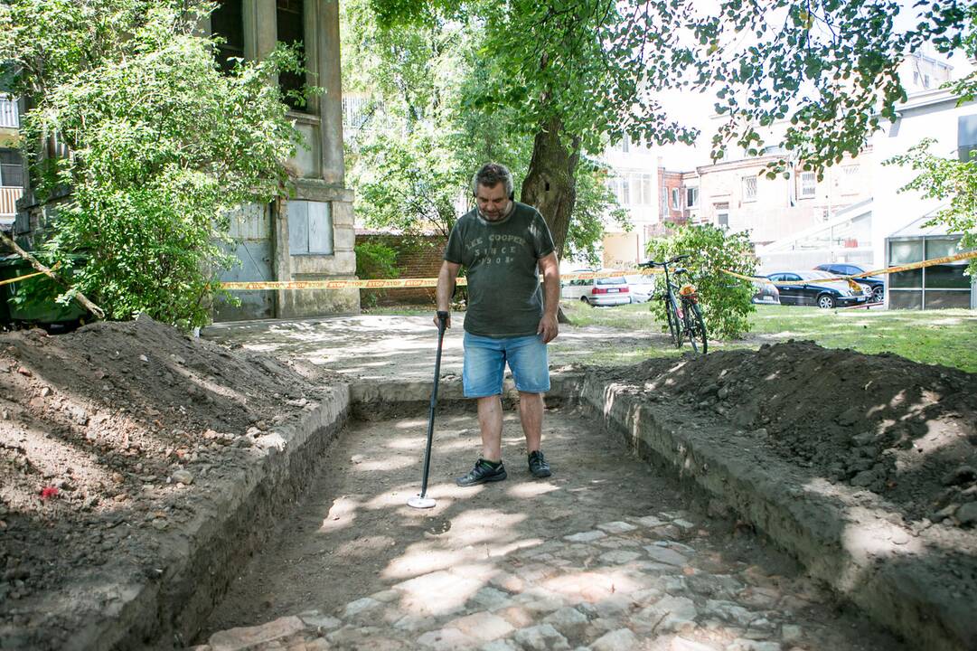 Archeologiniai kasinėjimai Muzikinio teatro sodelyje 