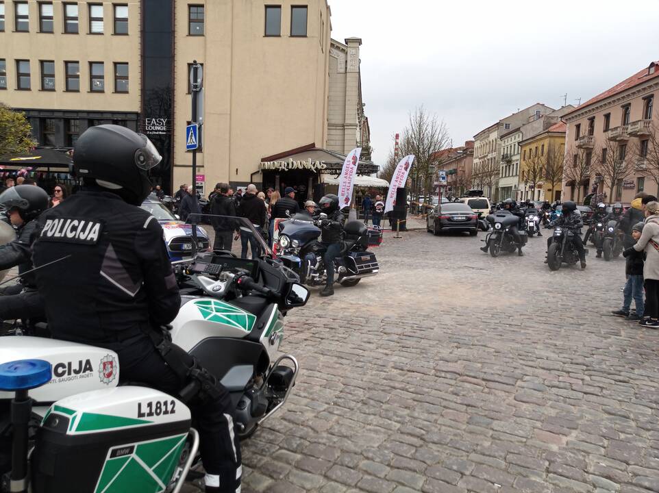 Baikeriai sudrebino Klaipėdą ir atidarė savo sezoną