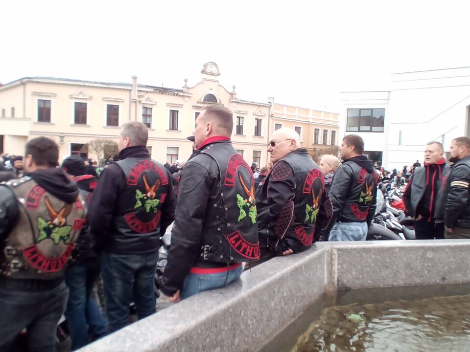 Baikeriai sudrebino Klaipėdą ir atidarė savo sezoną