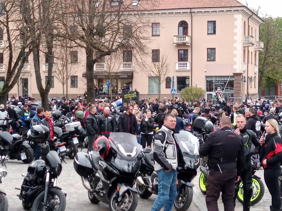 Baikeriai sudrebino Klaipėdą ir atidarė savo sezoną