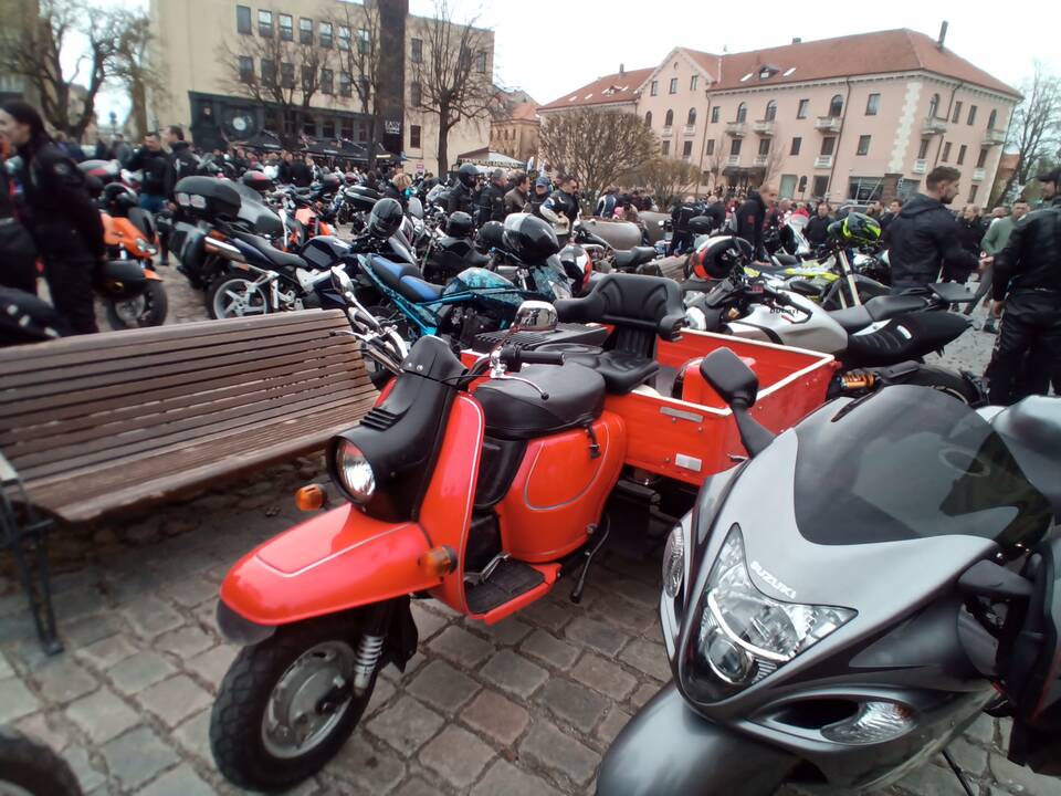 Baikeriai sudrebino Klaipėdą ir atidarė savo sezoną