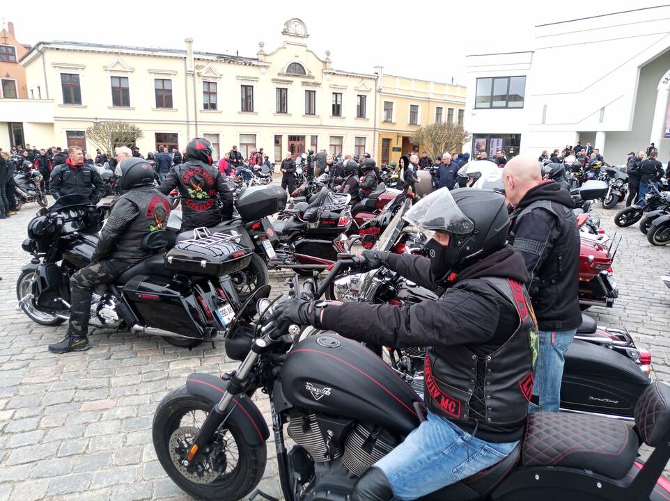 Baikeriai sudrebino Klaipėdą ir atidarė savo sezoną