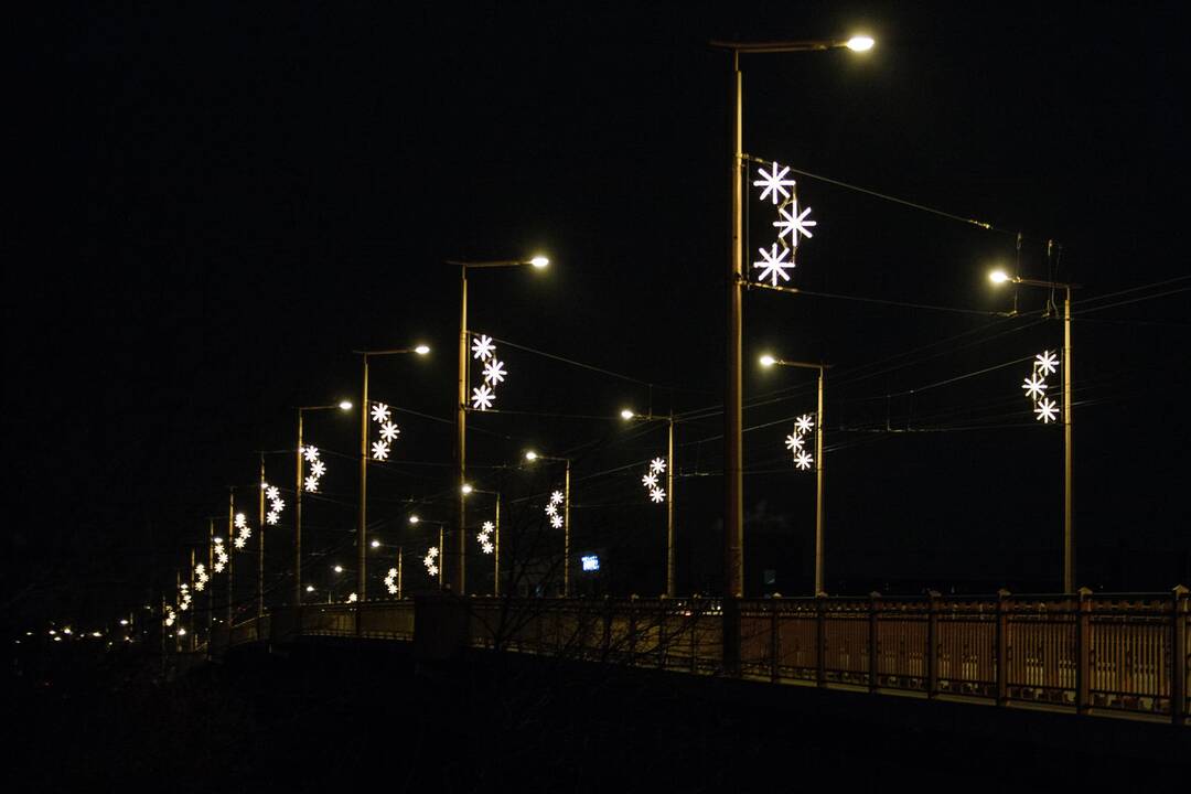 Kaunas pradeda puoštis artėjančioms šventėms