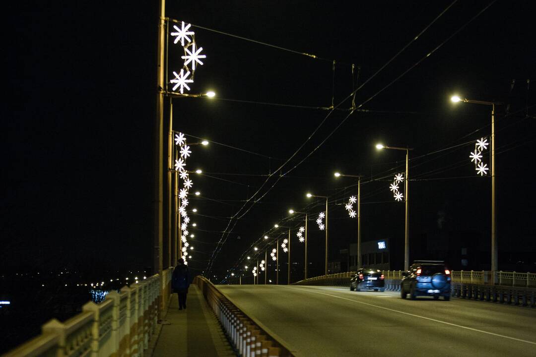 Kaunas pradeda puoštis artėjančioms šventėms